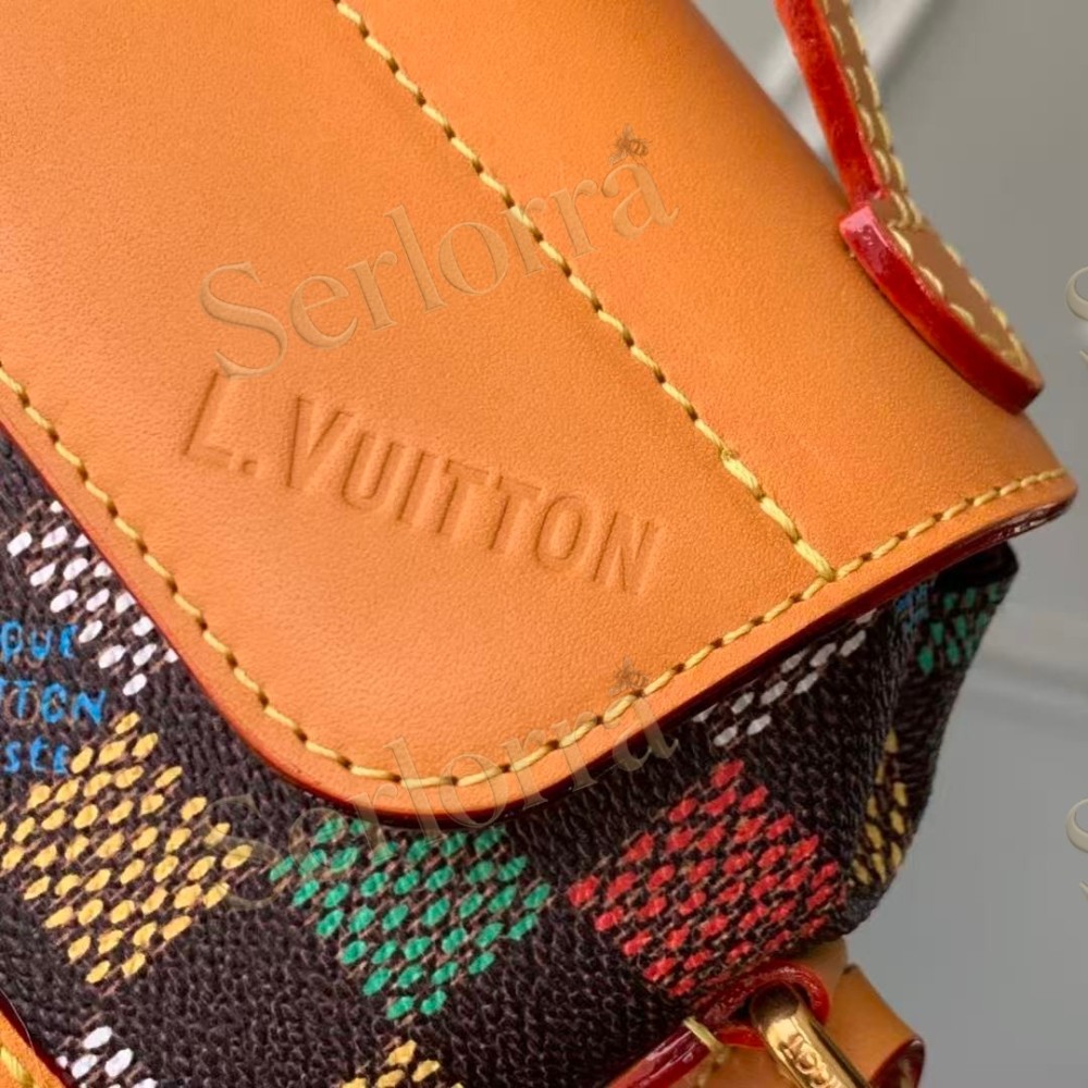 LOUIS VUITTON STEAMER EAST WEST WEARABLE WALLET