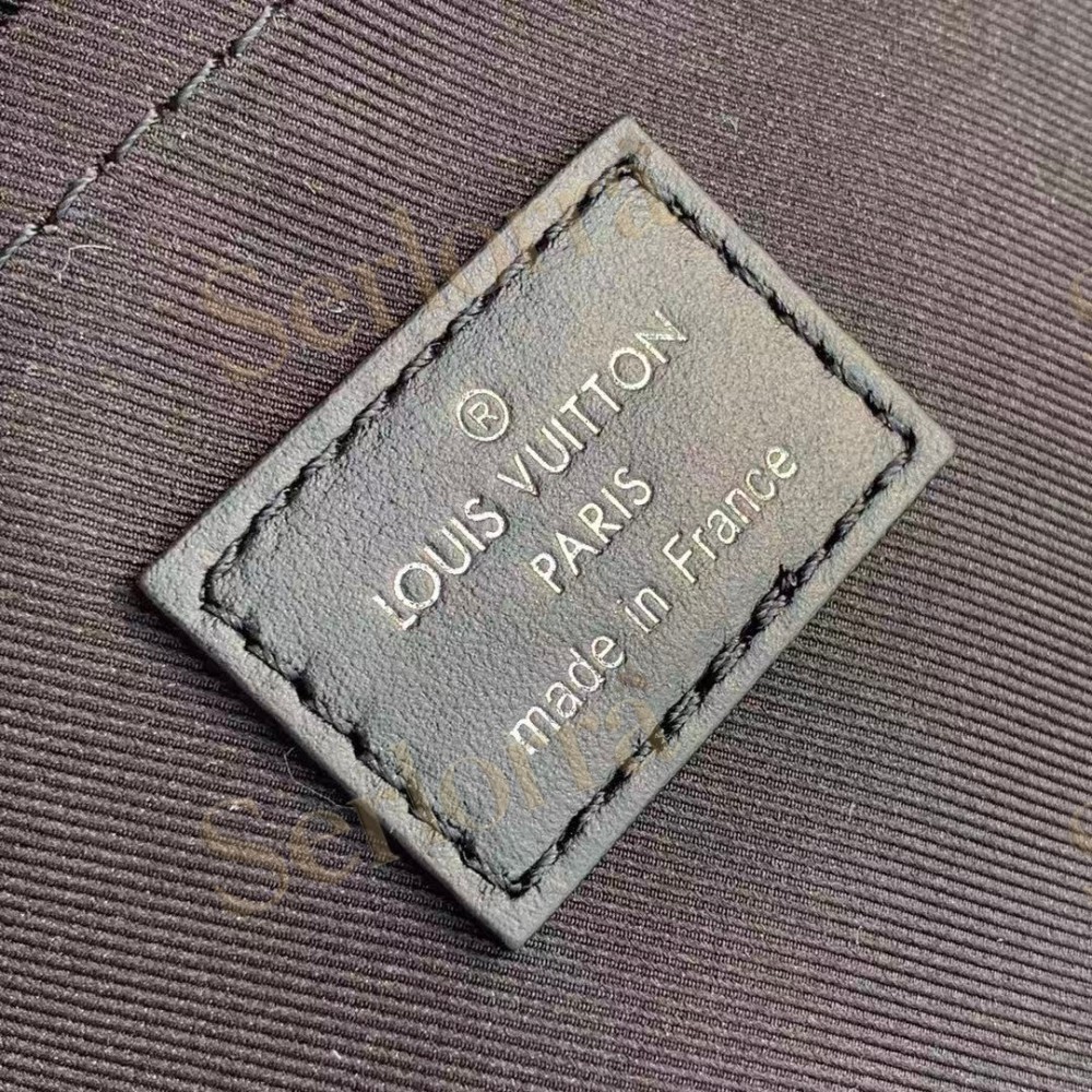 LOUIS VUITTON STEAMER MESSENGER