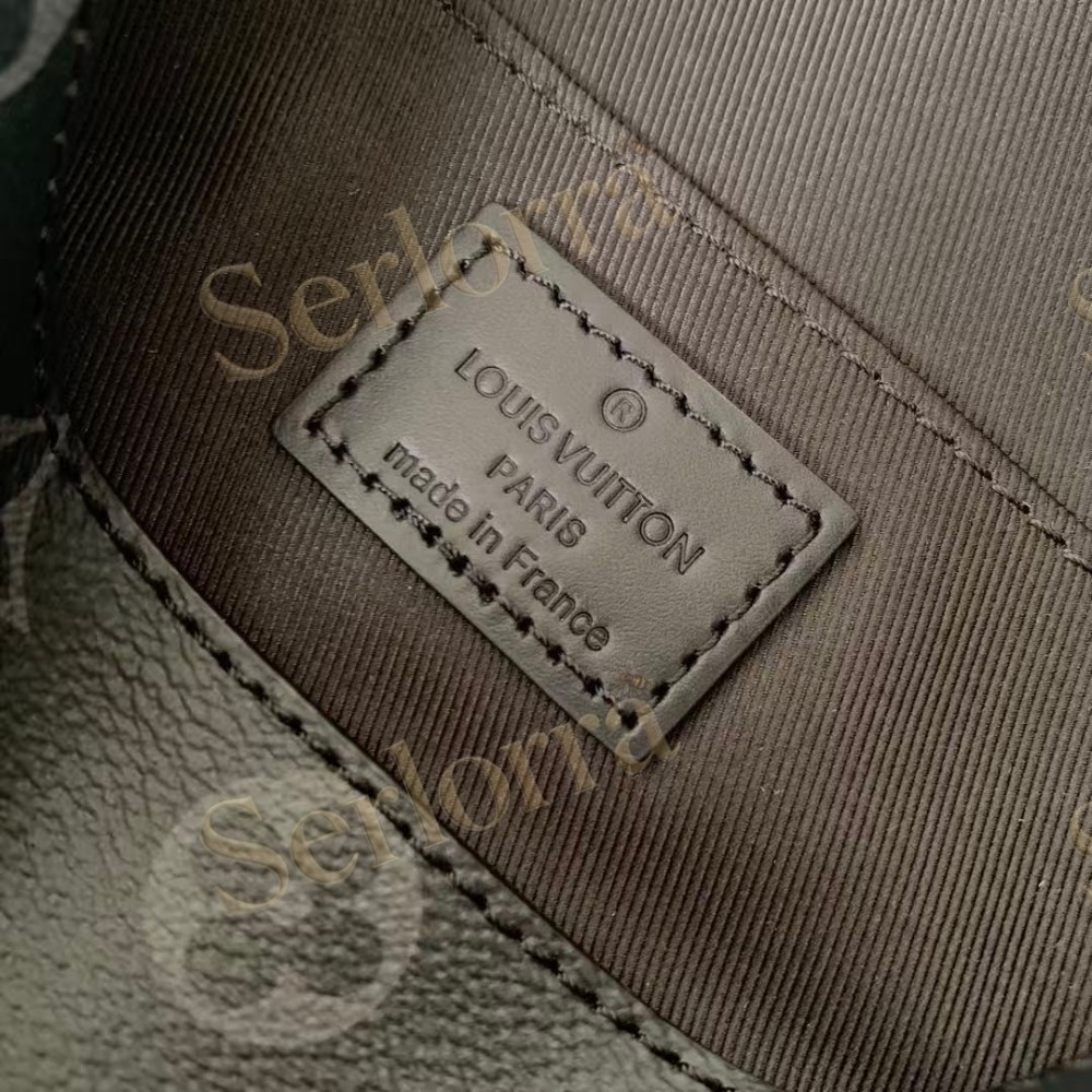 LOUIS VUITTON MONTSOURIS MESSENGER PM