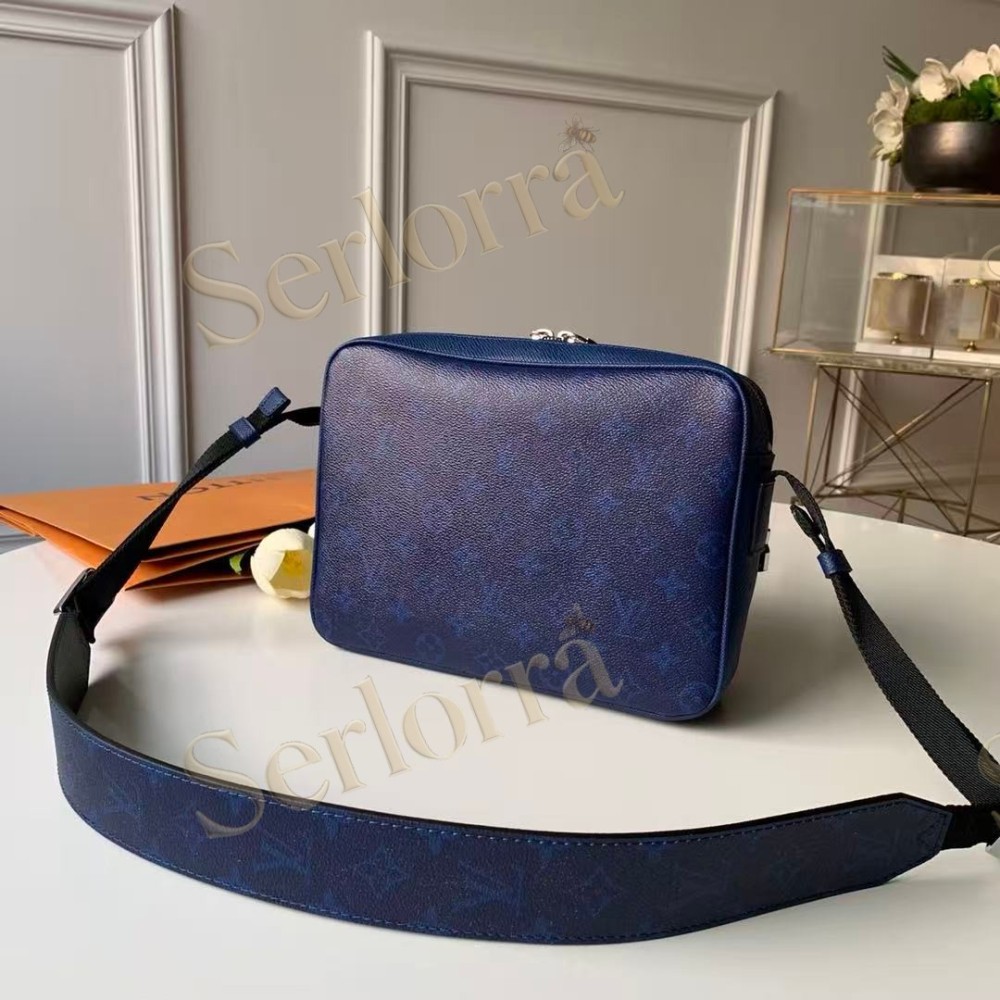 LOUIS VUITTON OUTDOOR MESSENGER