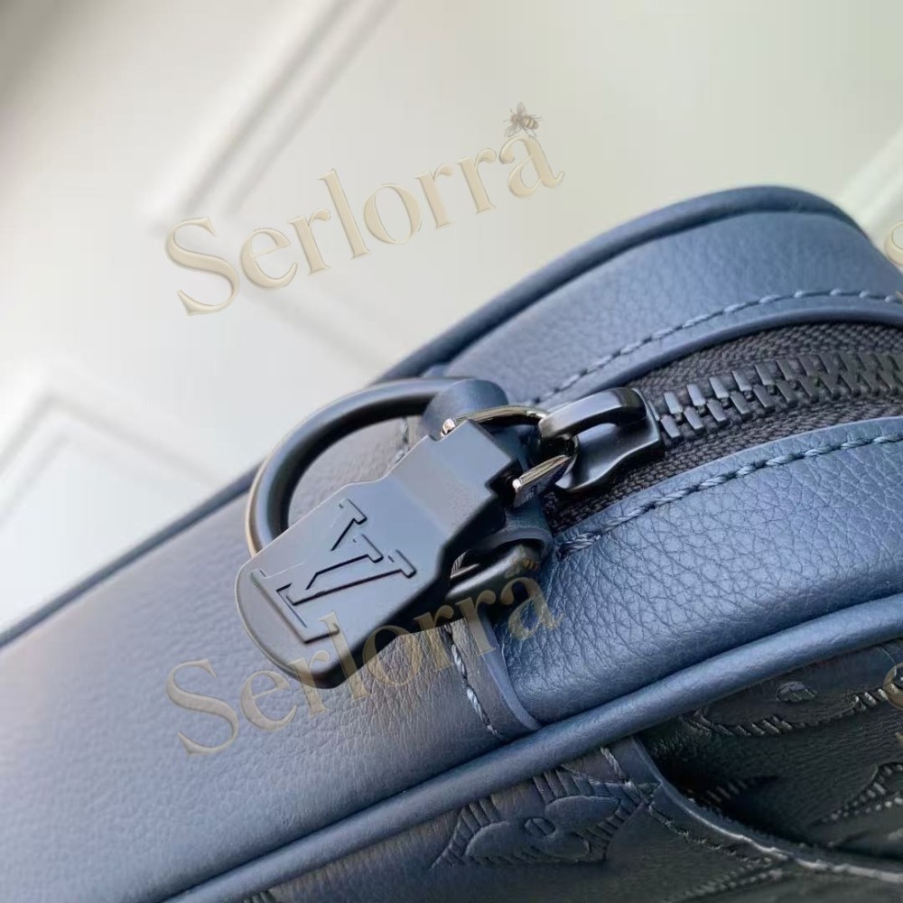 LOUIS VUITTON TRIO MESSENGER