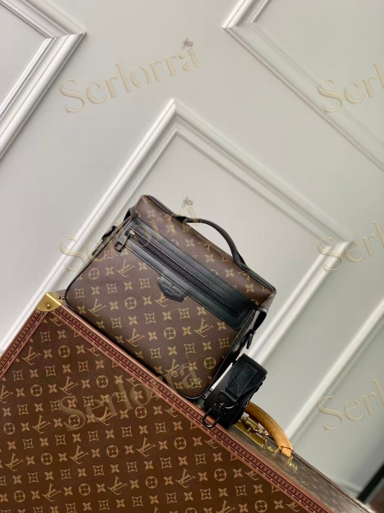 LOUIS VUITTON LV TRAIL MESSENGER