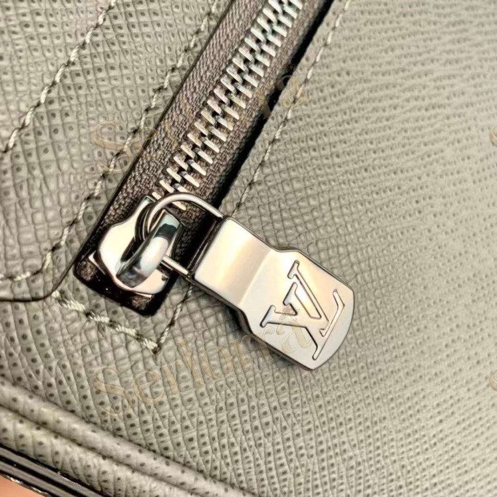LOUIS VUITTON DISTRICT PM
