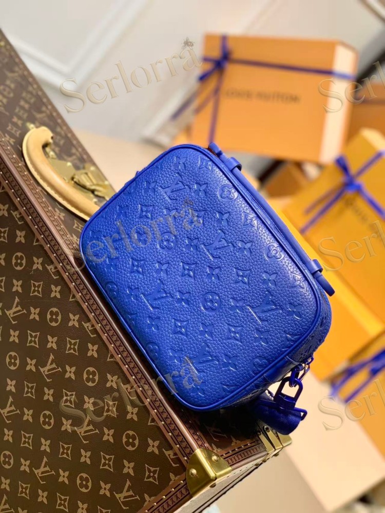 LOUIS VUITTON S LOCK MESSENGER