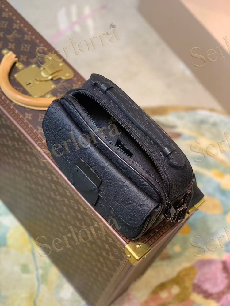 LOUIS VUITTON S LOCK MESSENGER
