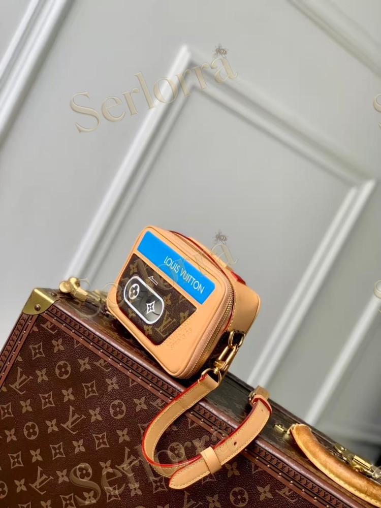 LOUIS VUITTON BALADEUR WEARABLE WALLET