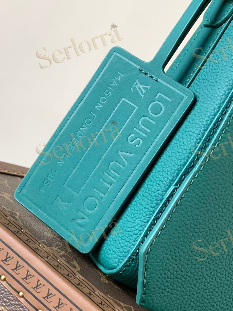 LOUIS VUITTON TAKEOFF MESSENGER