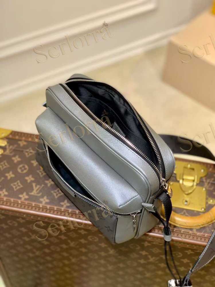 LOUIS VUITTON OUTDOOR MESSENGER