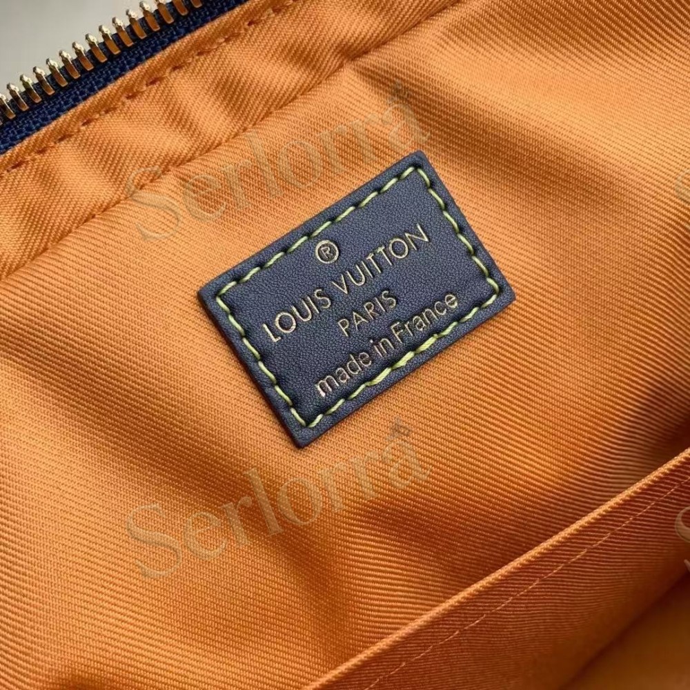 LOUIS VUITTON TRIO MESSENGER
