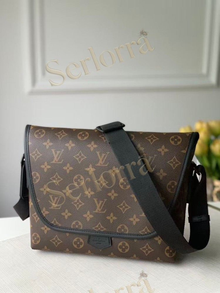 LOUIS VUITTON MAGNETIC MESSENGER