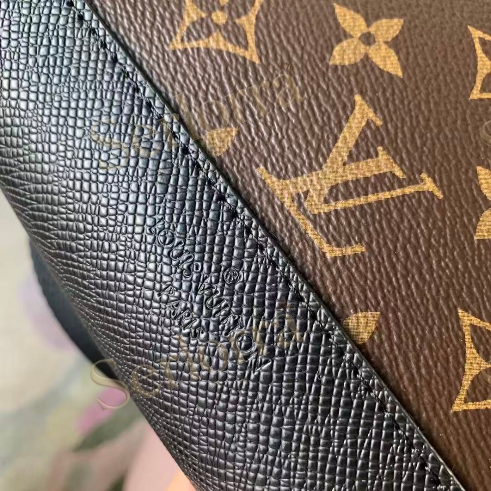 LOUIS VUITTON DUO SLINGBAG