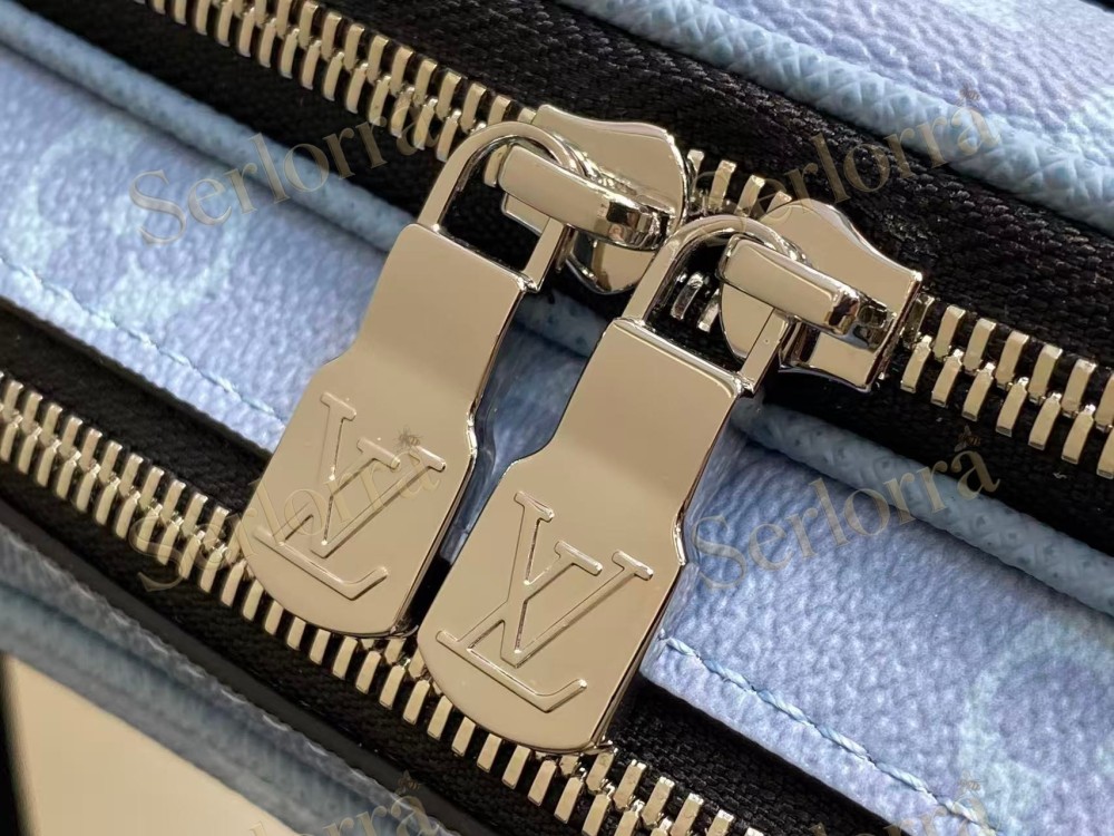 LOUIS VUITTON ALPHA MESSENGER