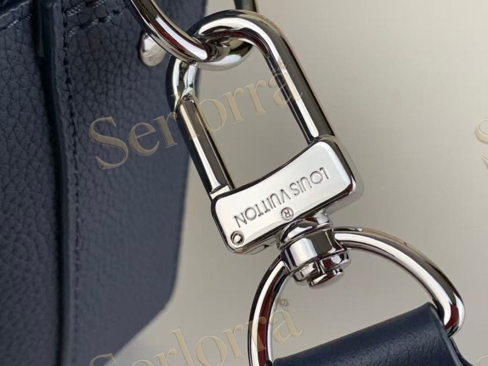 LOUIS VUITTON FASTLINE MESSENGER