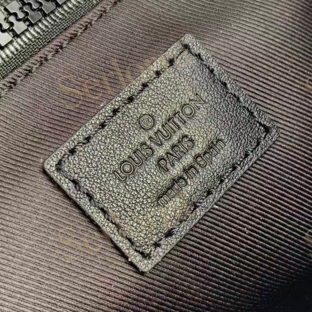 LOUIS VUITTON S LOCK SLING BAG