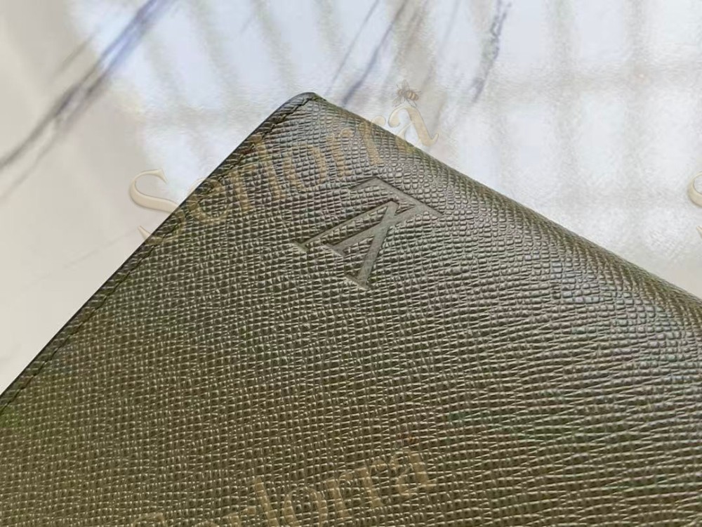 LOUIS VUITTON ROBUSTO BRIEFCASE