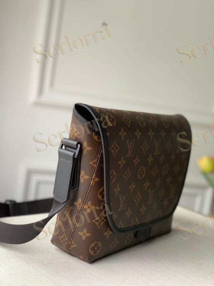 LOUIS VUITTON MAGNETIC MESSENGER