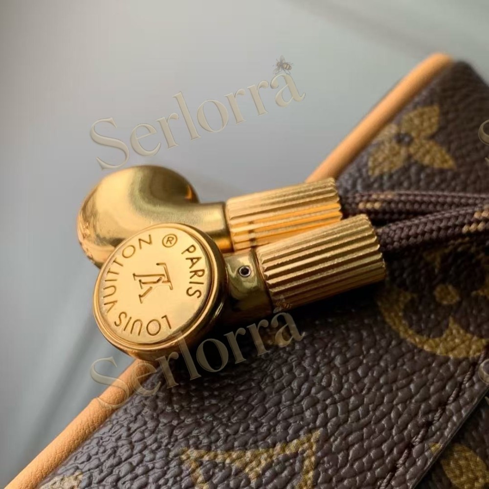 LOUIS VUITTON BALADEUR WEARABLE WALLET