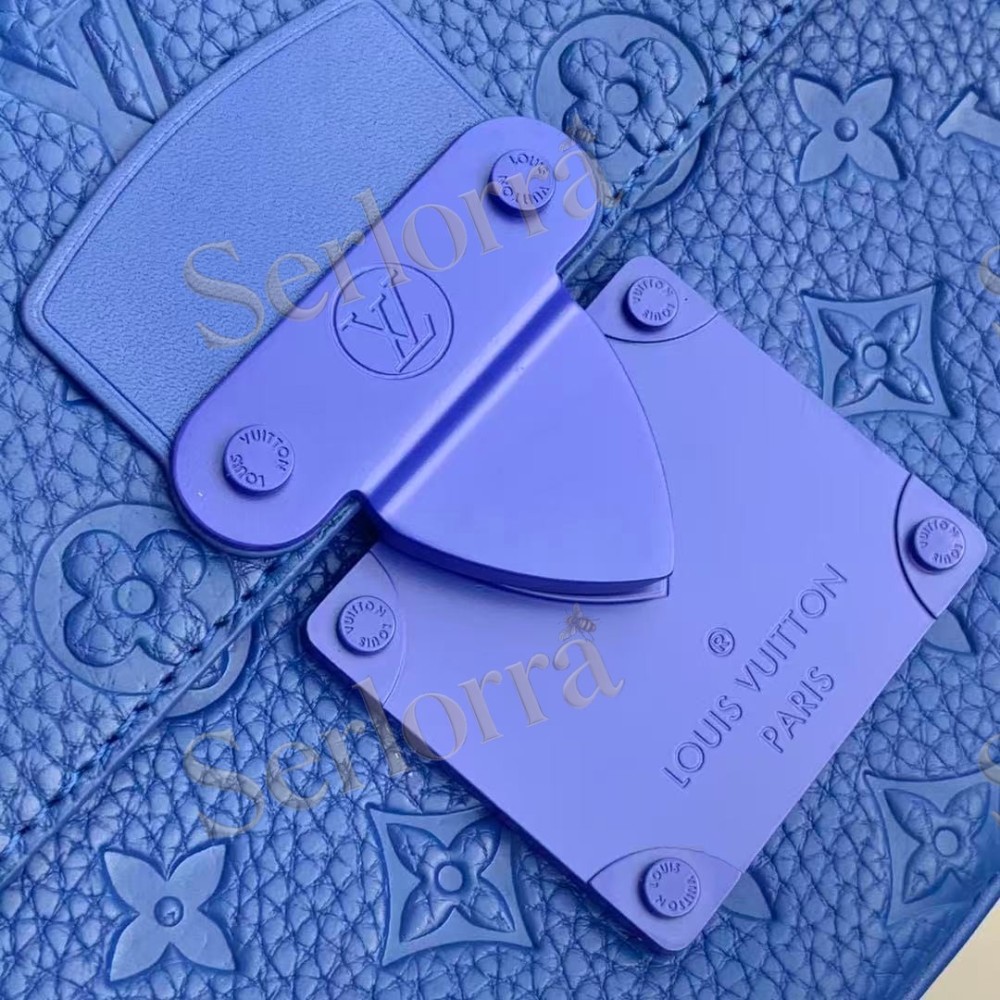 LOUIS VUITTON S LOCK MESSENGER
