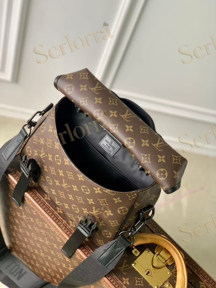 LOUIS VUITTON LV TRAIL MESSENGER