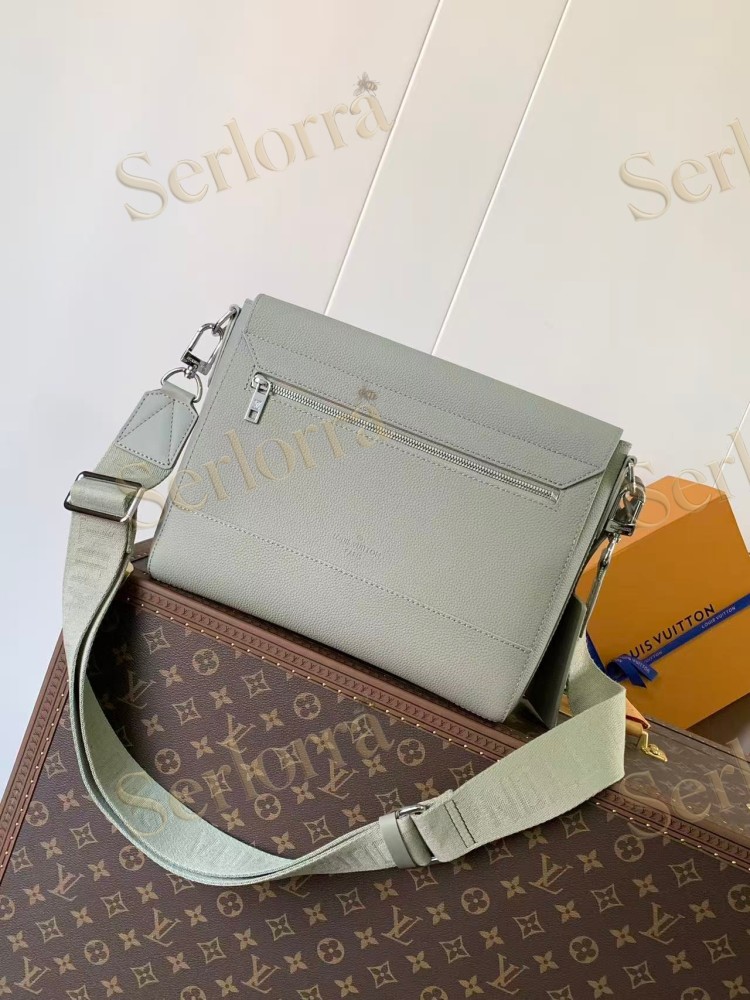 LOUIS VUITTON TAKEOFF MESSENGER