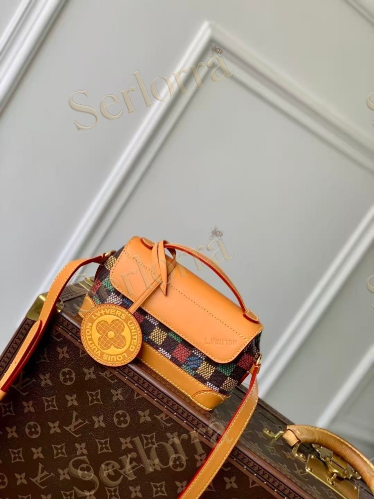 LOUIS VUITTON STEAMER EAST WEST WEARABLE WALLET