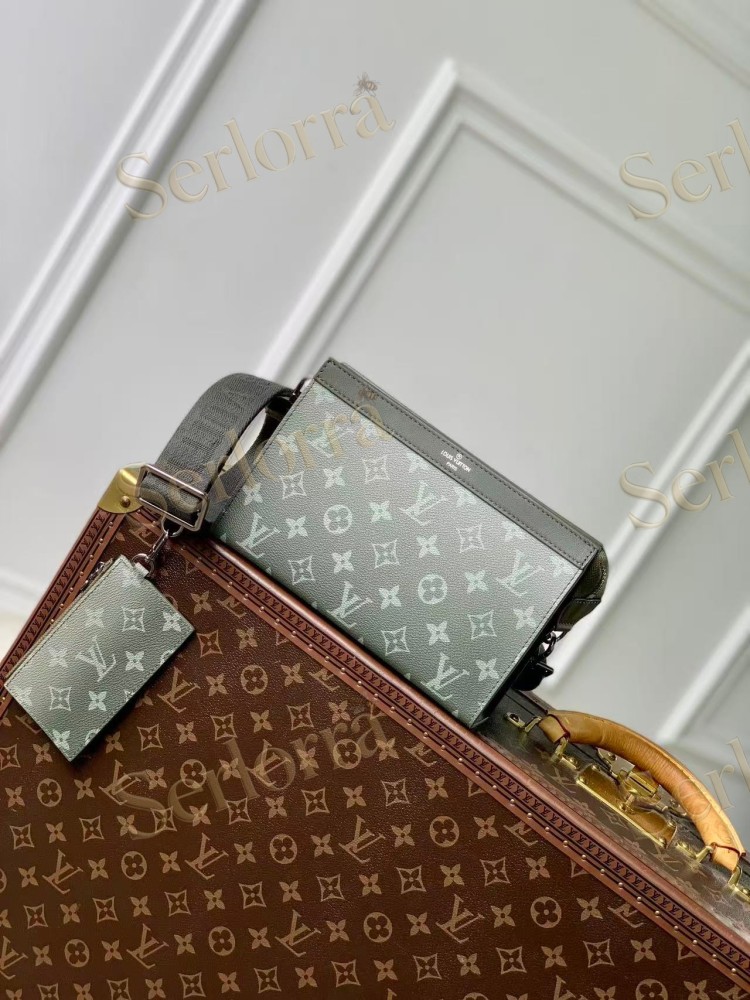 LOUIS VUITTON GASTON WEARABLE WALLET