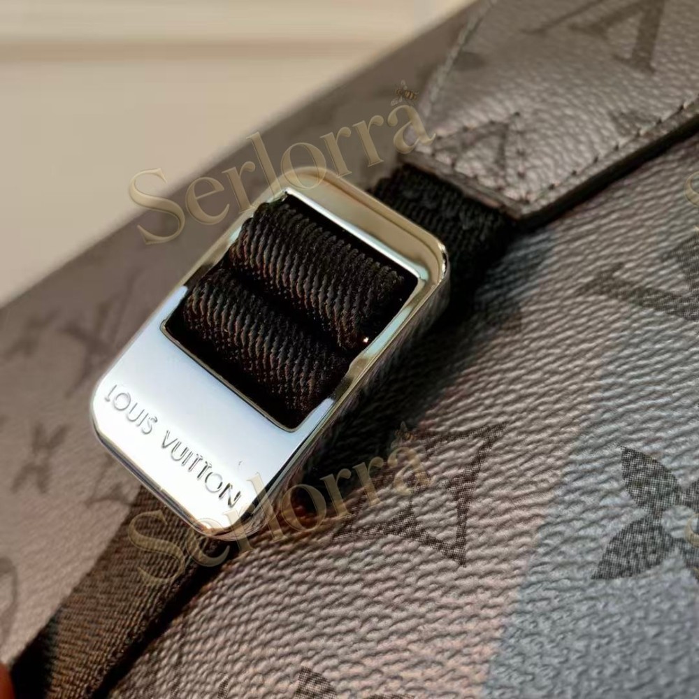 LOUIS VUITTON OUTDOOR MESSENGER