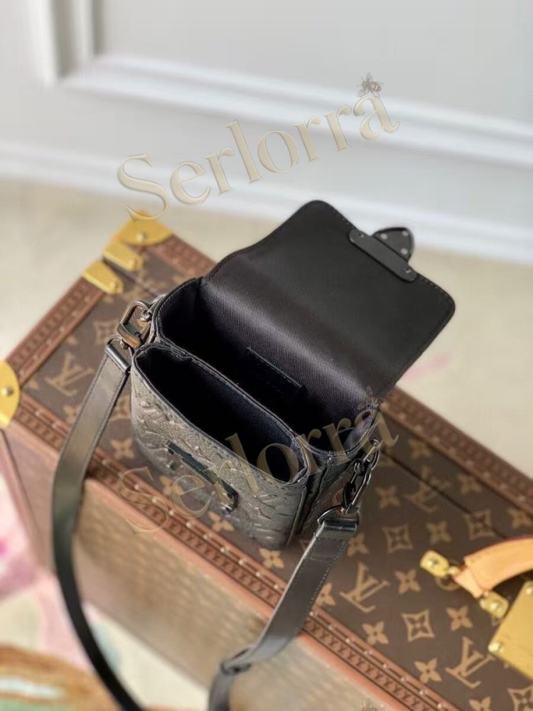 LOUIS VUITTON S-LOCK VERTICAL WEARABLE WALLET