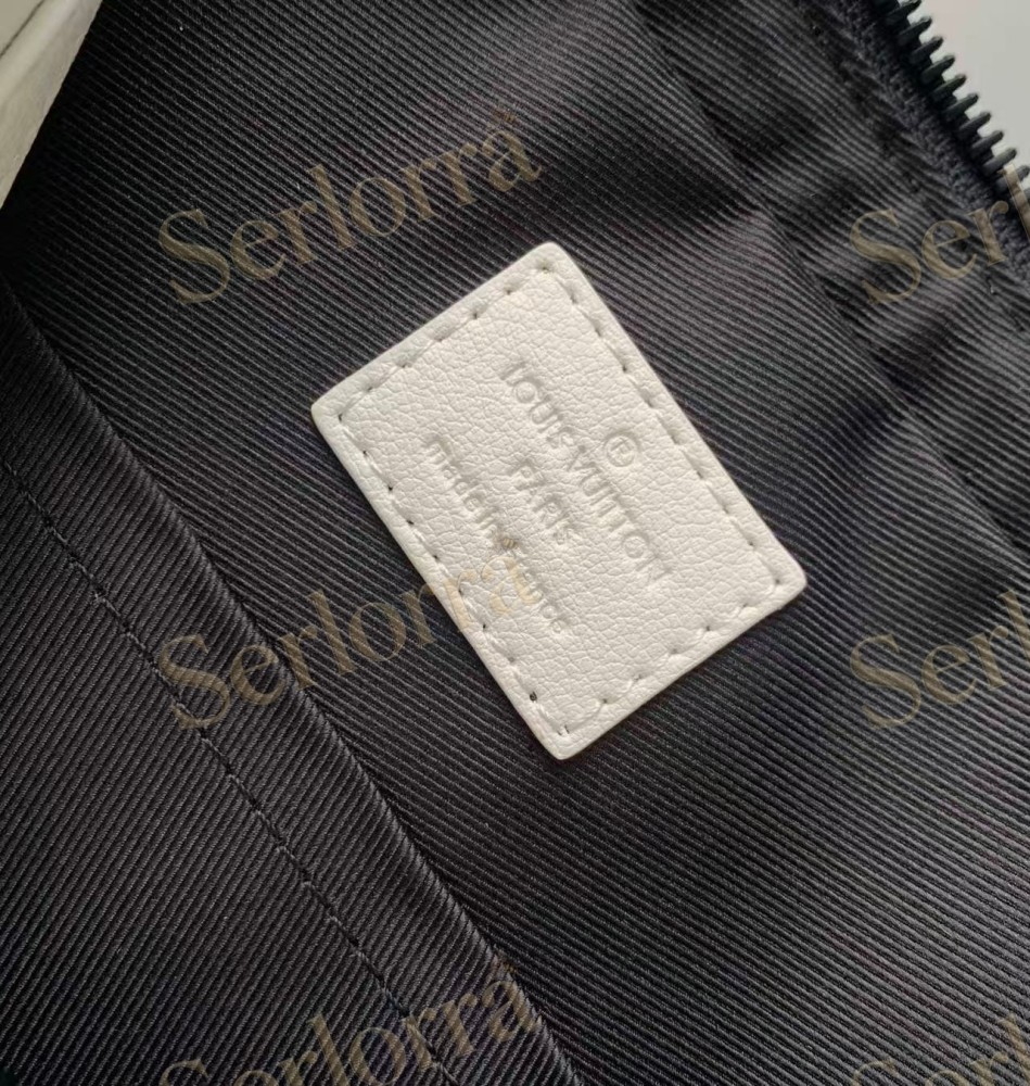 LOUIS VUITTON TRIO MESSENGER