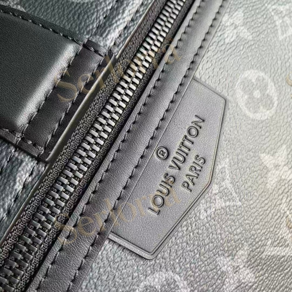 LOUIS VUITTON S-CAPE MESSENGER BAG