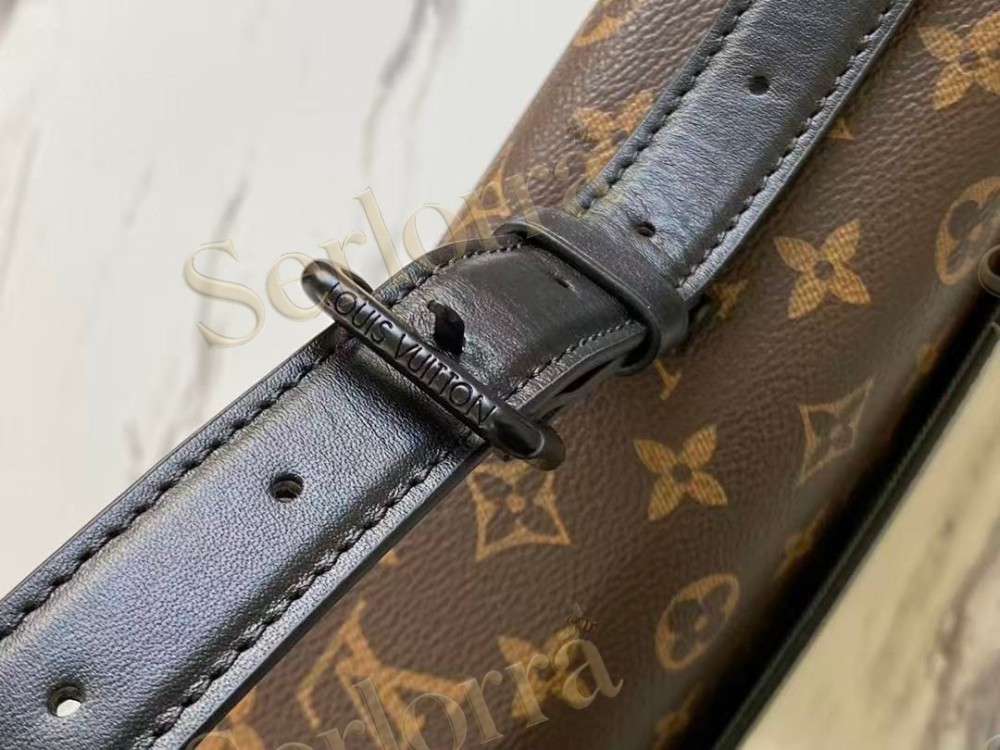 LOUIS VUITTON ROBUSTO BRIEFCASE