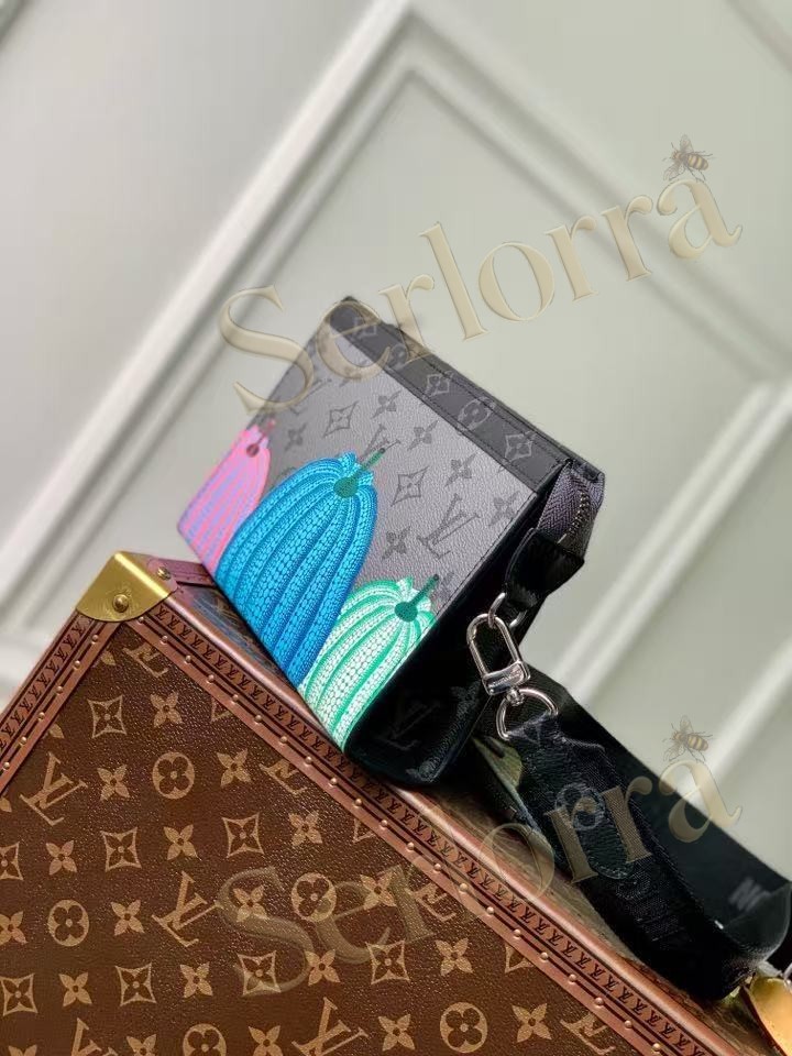 LOUIS VUITTON YK GASTON WEARABLE WALLET