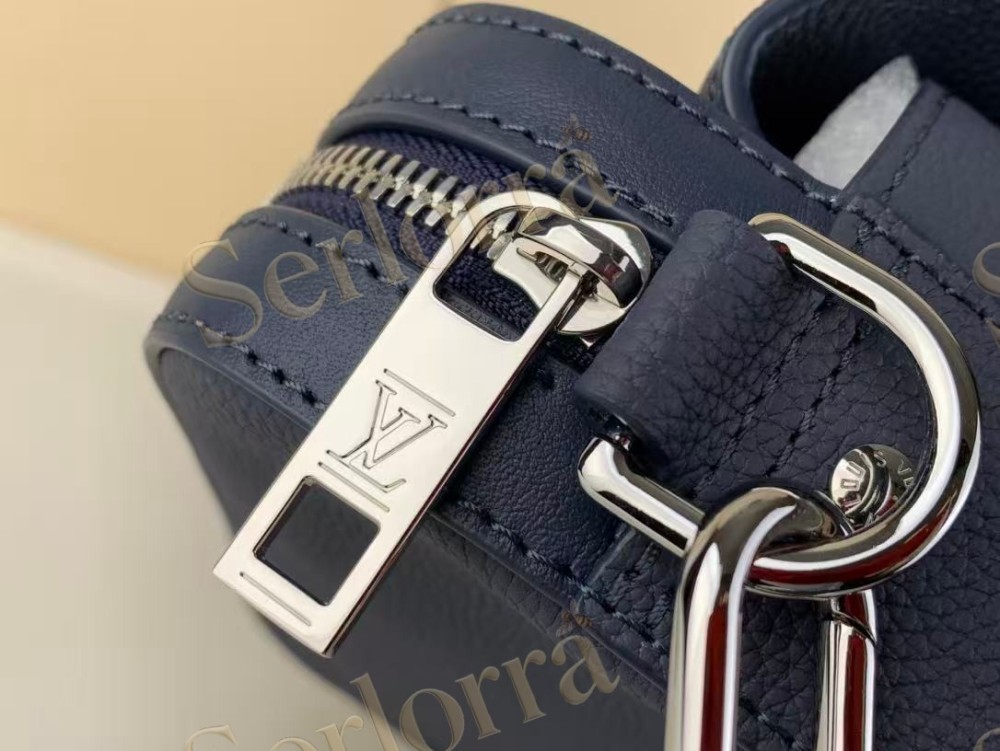 LOUIS VUITTON FASTLINE MESSENGER