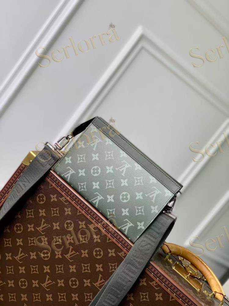 LOUIS VUITTON GASTON WEARABLE WALLET