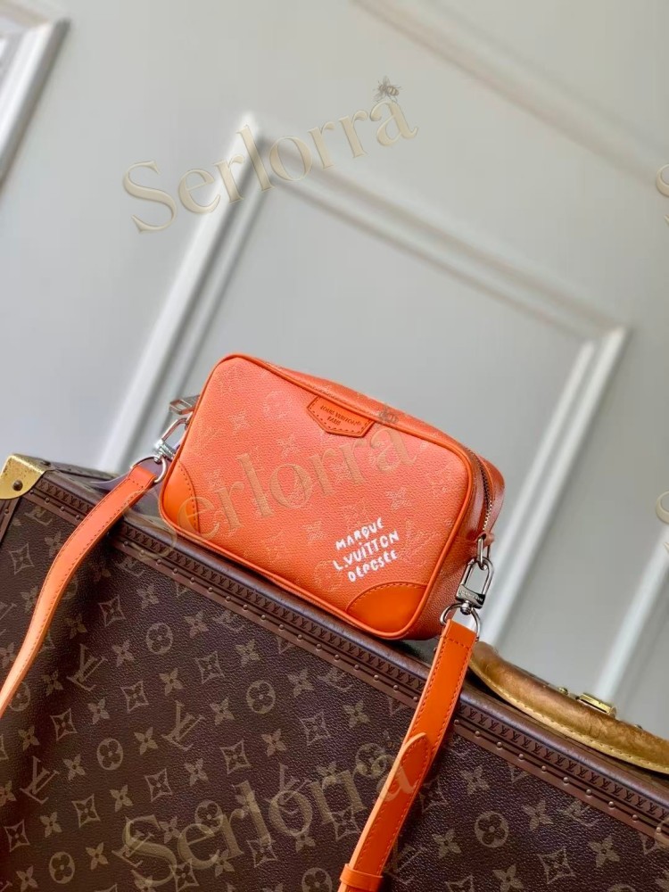 LOUIS VUITTON TROCADÉRO WEARABLE WALLET
