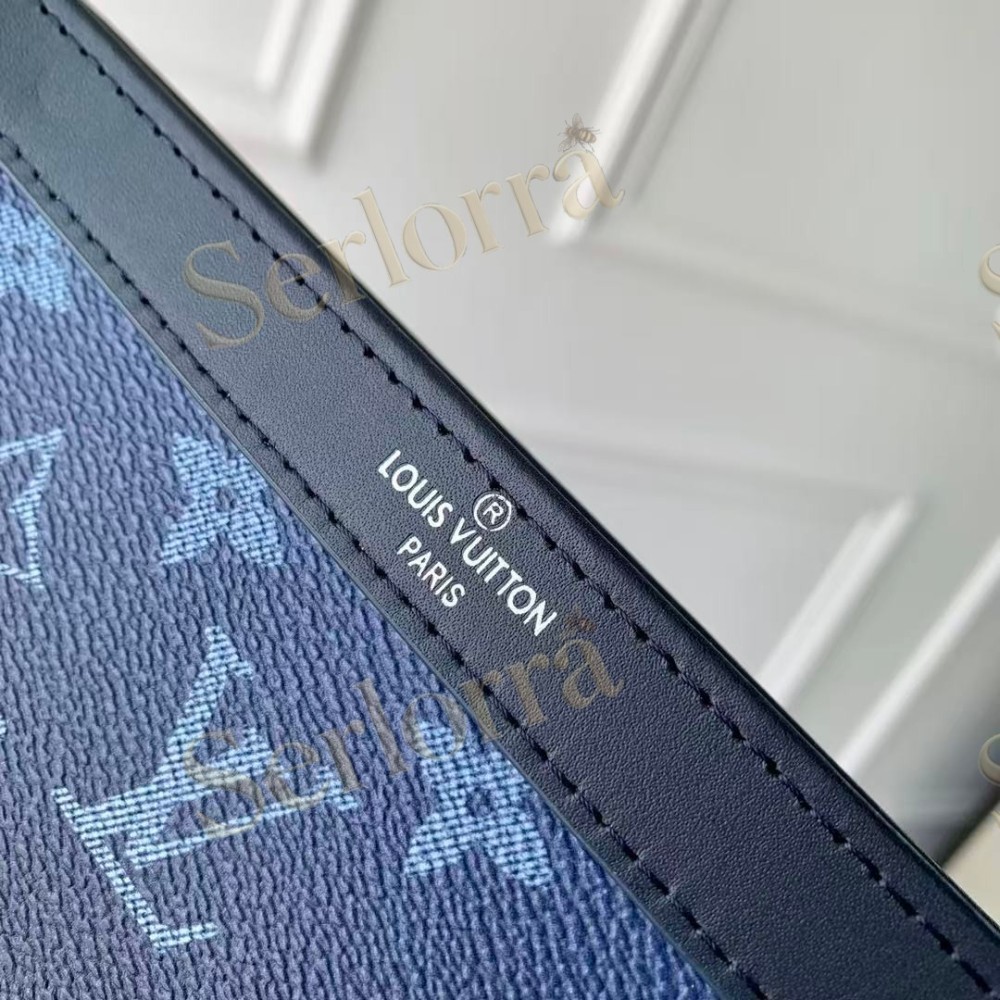 LOUIS VUITTON GASTON WEARABLE WALLET