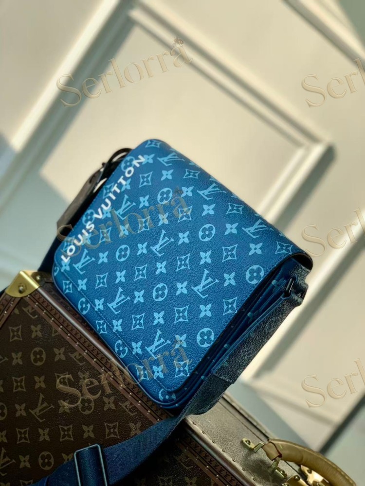 LOUIS VUITTON DISTRICT PM