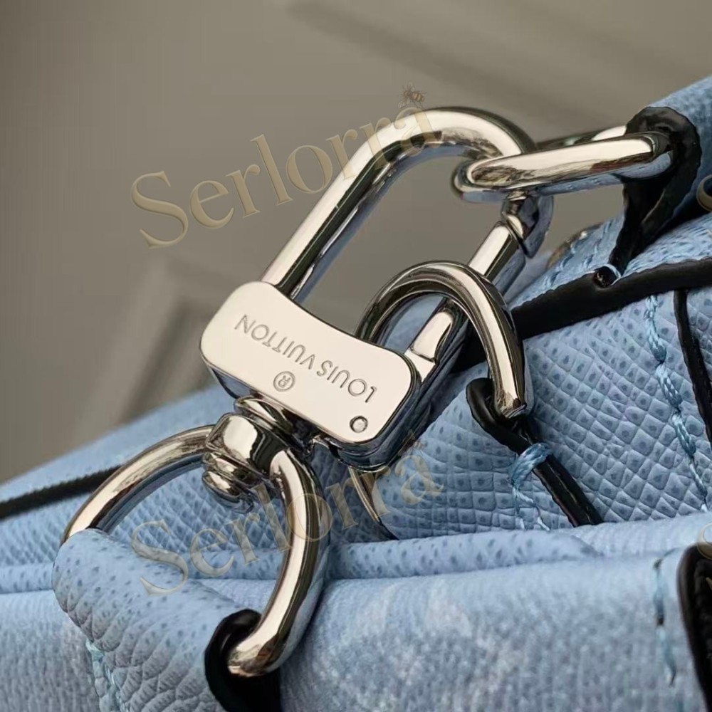 LOUIS VUITTON TRIO MESSENGER