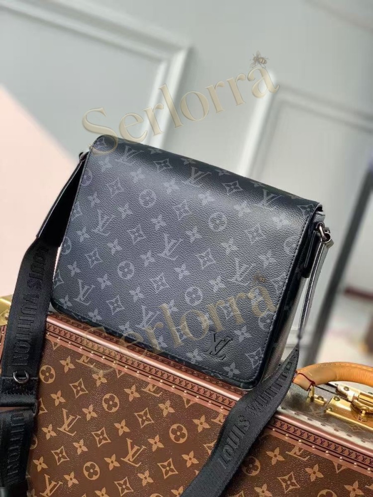 LOUIS VUITTON DISTRICT PM