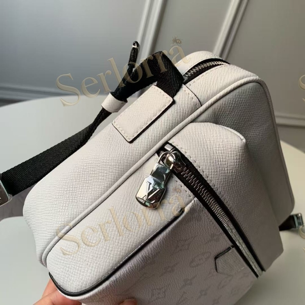 LOUIS VUITTON OUTDOOR MESSENGER