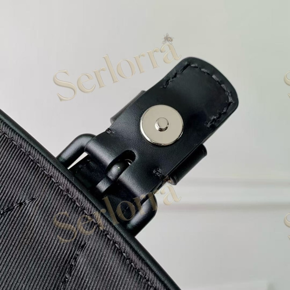 LOUIS VUITTON MONTSOURIS MESSENGER PM