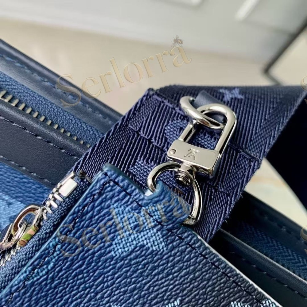 LOUIS VUITTON GASTON WEARABLE WALLET