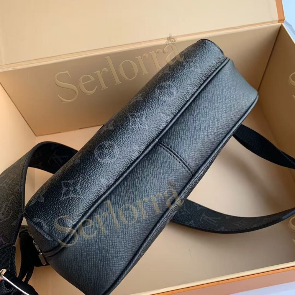 LOUIS VUITTON OUTDOOR MESSENGER