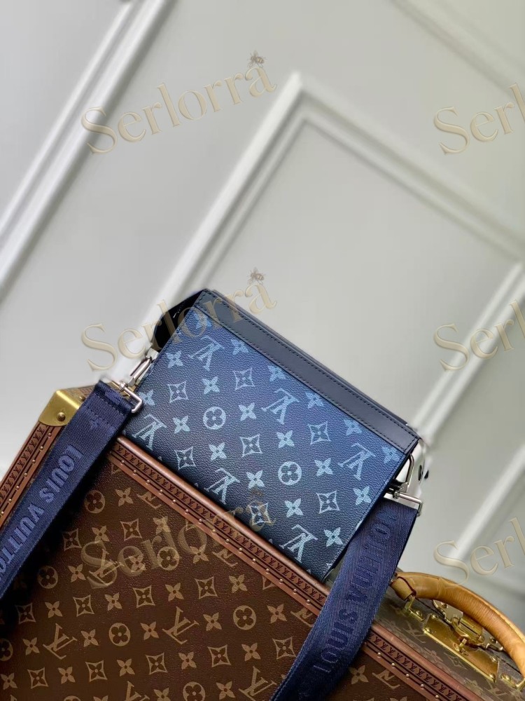 LOUIS VUITTON GASTON WEARABLE WALLET