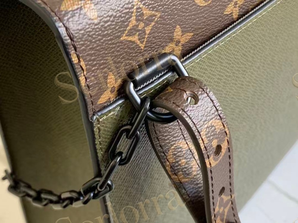 LOUIS VUITTON ROBUSTO BRIEFCASE