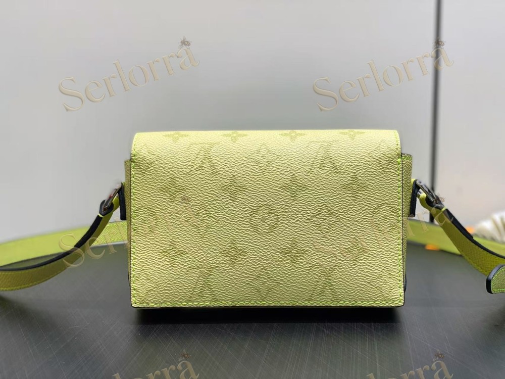 LOUIS VUITTON STEAMER WEARABLE WALLET