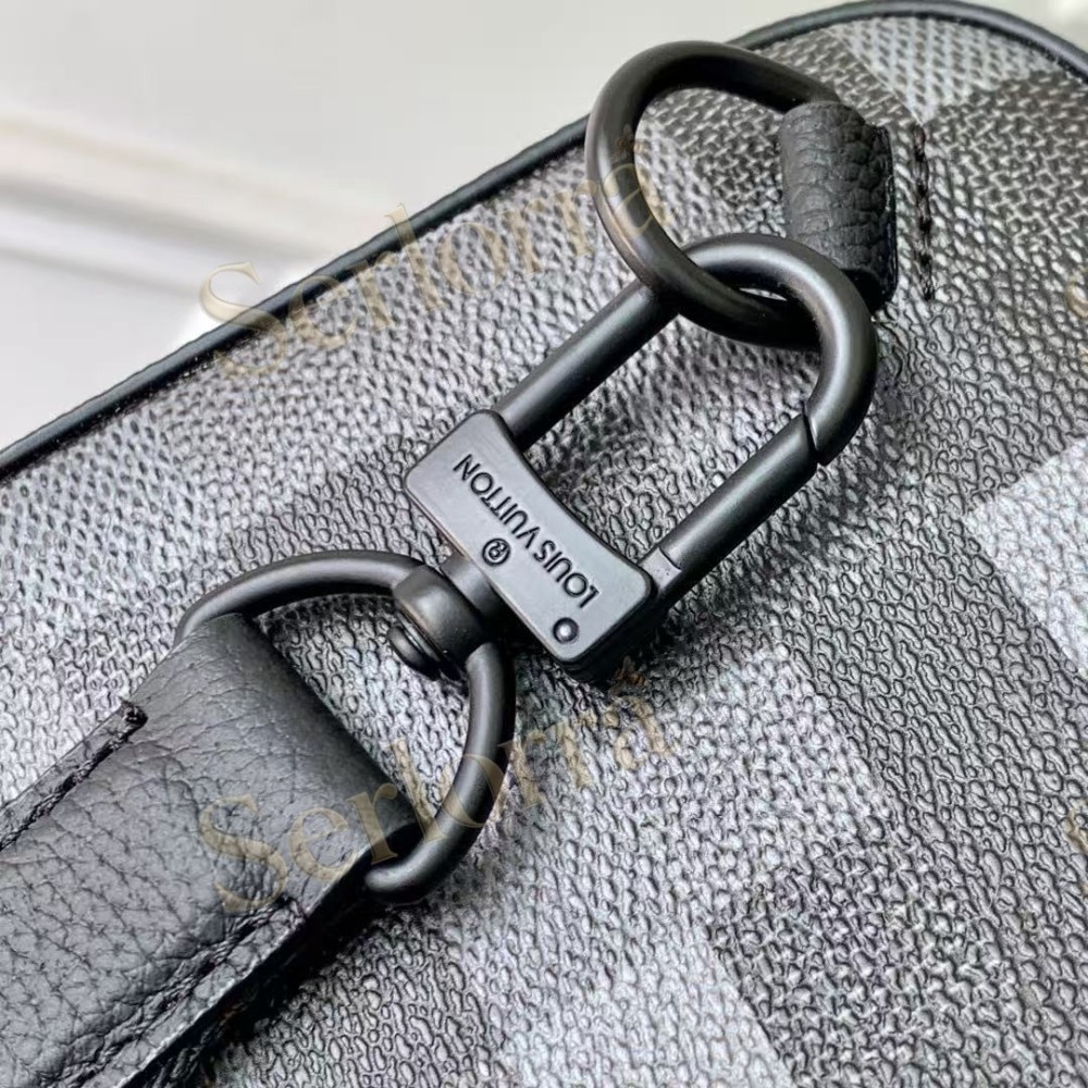 LOUIS VUITTON AVENUE SLINGBAG