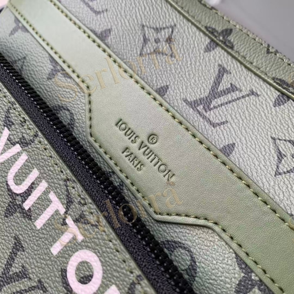 LOUIS VUITTON TRIO MESSENGER