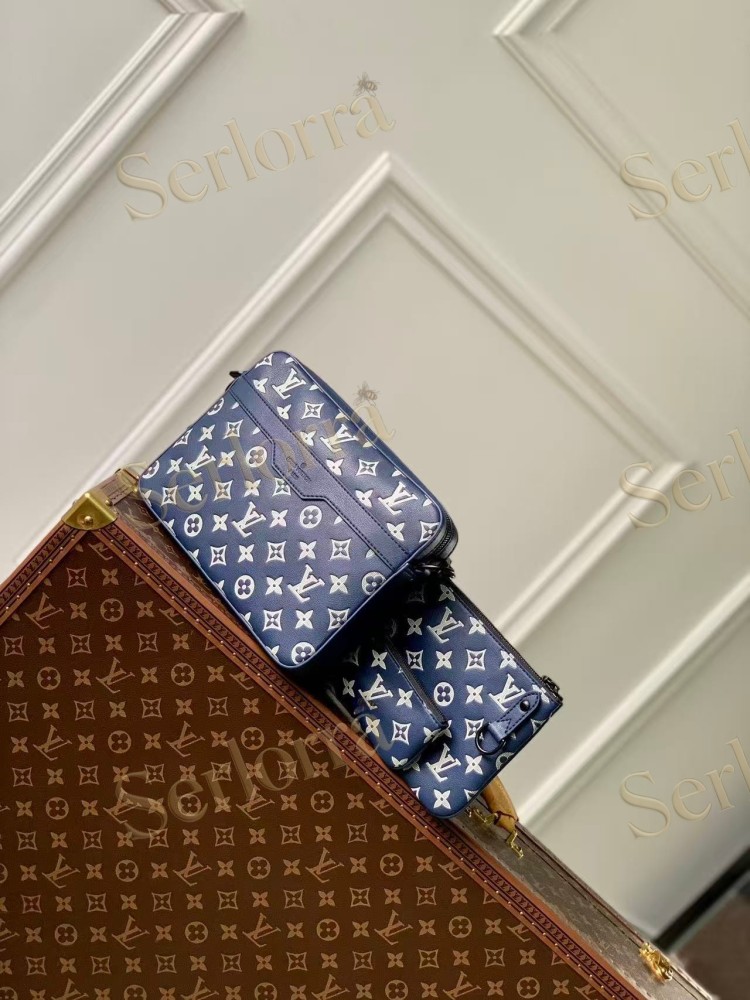 LOUIS VUITTON TRIO MESSENGER