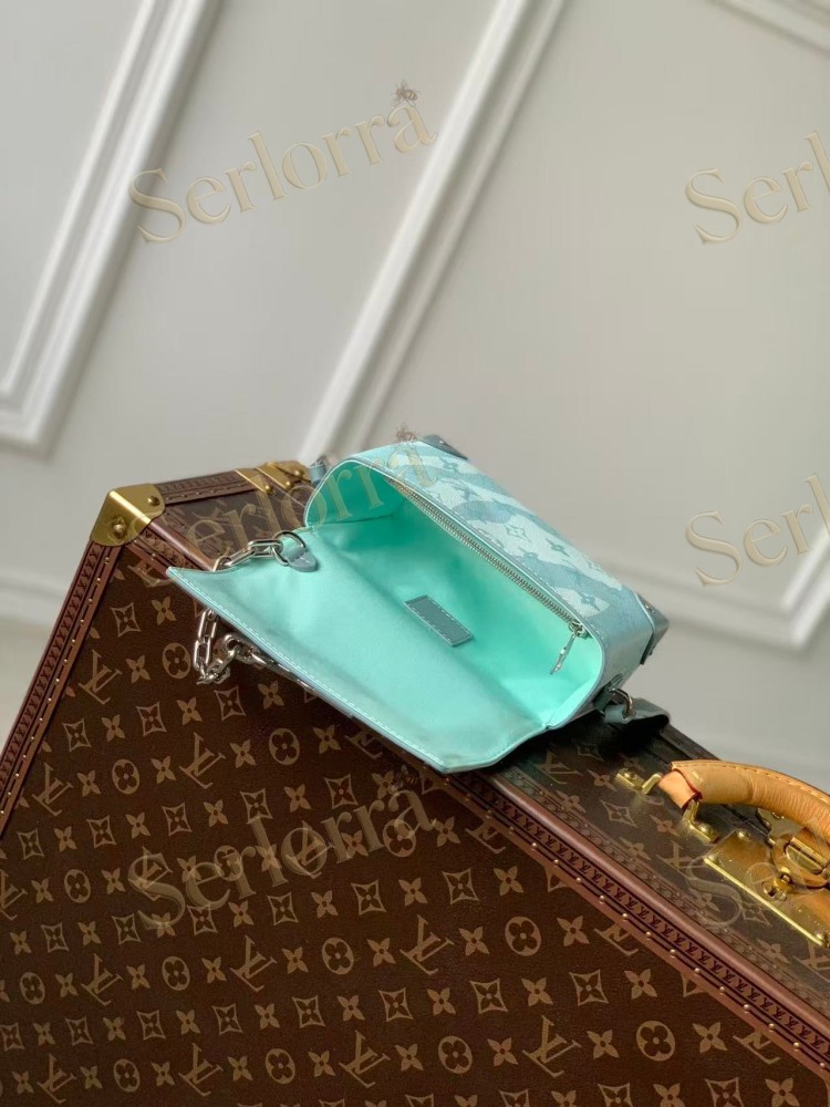LOUIS VUITTON STEAMER WEARABLE WALLET